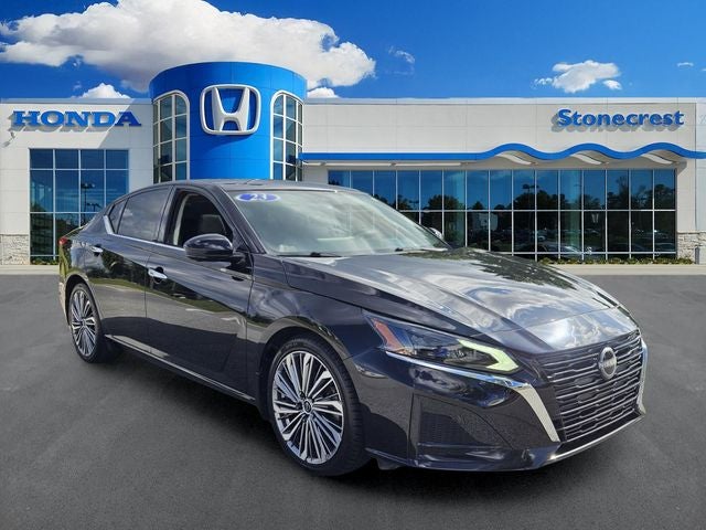 2023 Nissan Altima 2.5 SL in Super Black Clearcoat — front three-quarter view